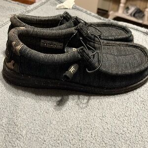 Euc Mens 8 hey dudes